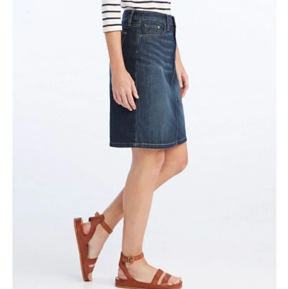 L. L. Bean Favorite Fit Denim Skirt 6 Petite - Picture 3 of 8
